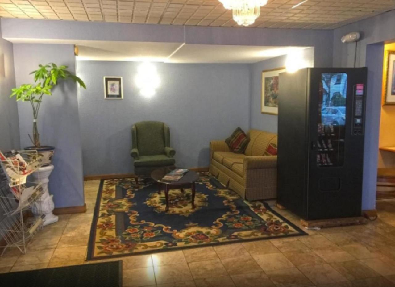 Americas Best Value Inn Pottstown Exterior photo